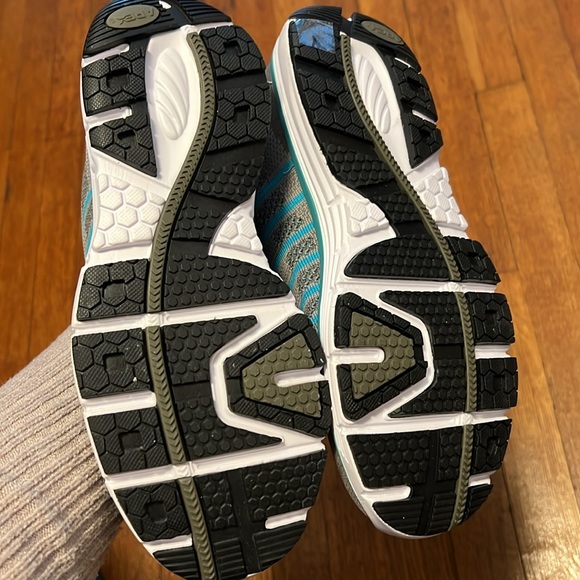 Women’s Apex Ocean & Grey Knit Sneaker Sz 8.5 - Picture 3 of 4